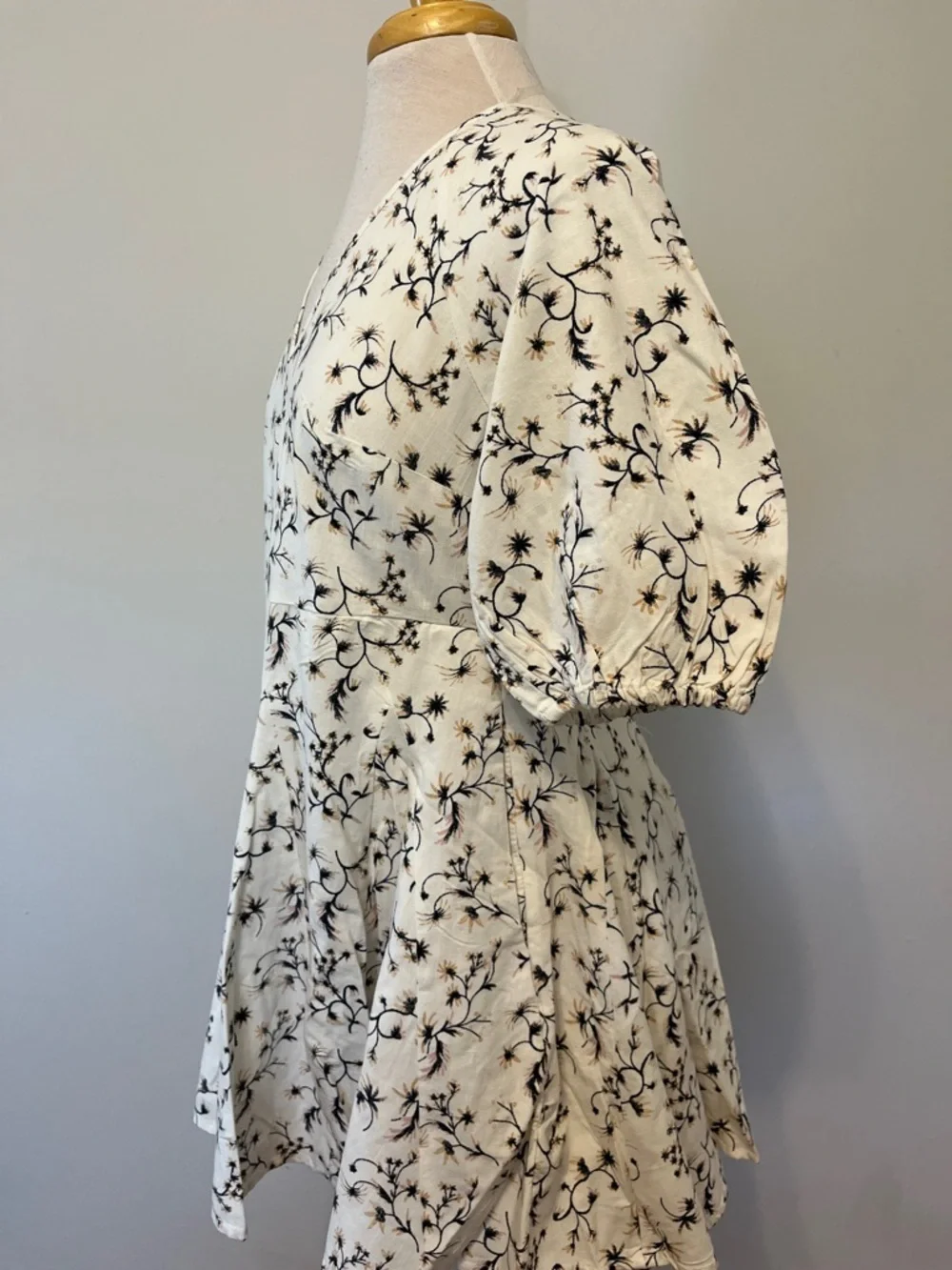 Universal Thread White Floral Spring Summer Mini Dress with POCKETS!!! Sz Small - Picture 2 of 12